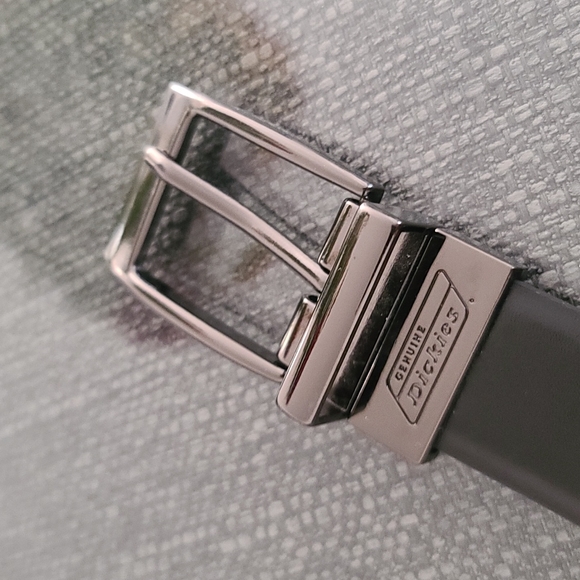 Dickies Reversible Black Brown Vegan Leather Slim Belt Boys S 22-24 Waist - Picture 6 of 14